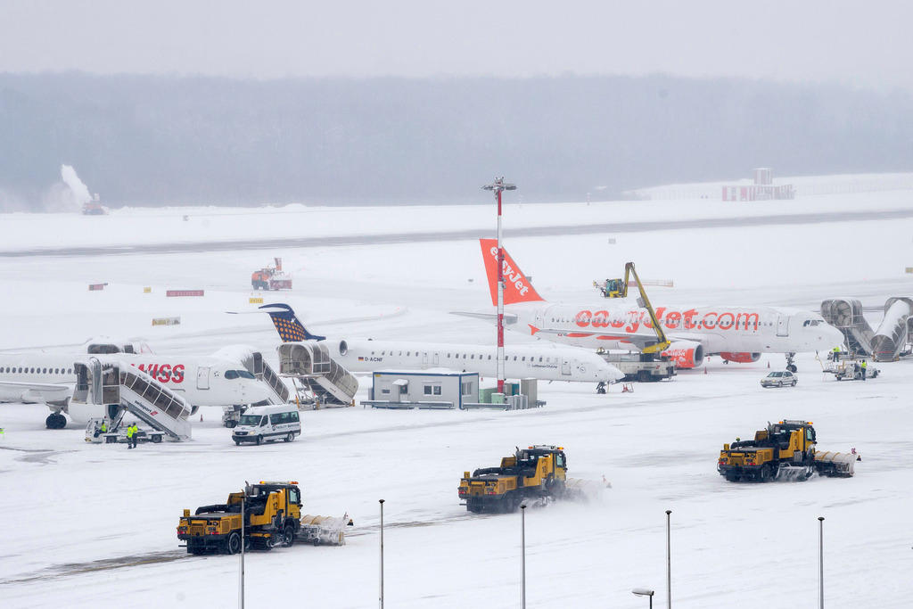 Geneva airport reopens after heavy snowfall SWI swissinfo.ch