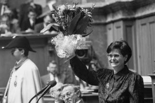 Ruth Dreifuss mit Blumenstrauss