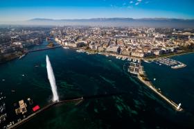 Genf und der Springbrunnen aus der Luft gesehen