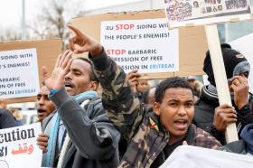 Protestierende Eritreer vor dem UNO-Hauptsitz in Genf.
