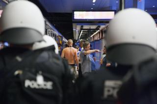 スイス鉄道警察の一日 Swi Swissinfo Ch