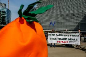 Protesta frente a la sede de la Comisión Europea