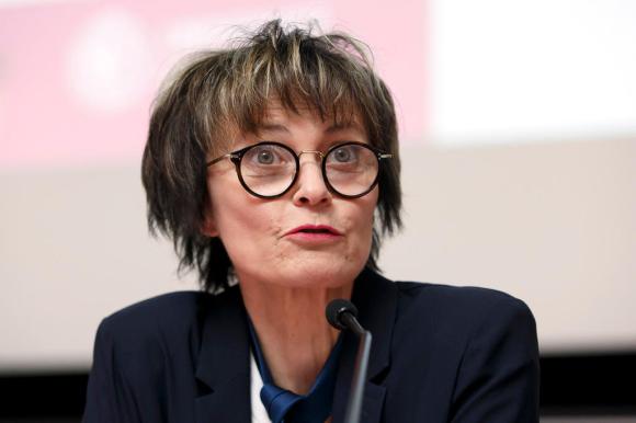صورة لميشيلين كالمي راي وزيرة الخارجيّة السويسريّة السابقة