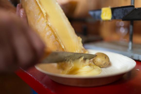 A picture of raclette cheese