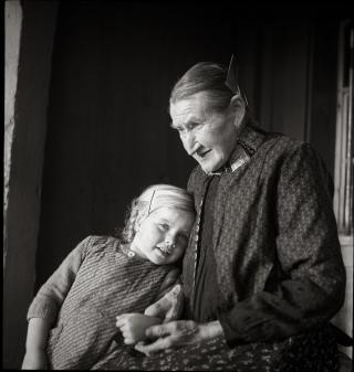 Foto de Marie Niederberger-Zimmermann, la madre de Holzen, Ennetbürgen, años 1940.