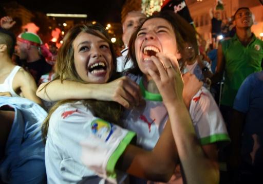 Las hinchas argelinas se quedan a las puertas de los estadios de fútbol