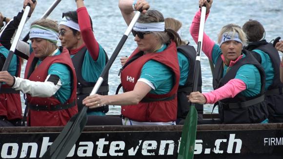 Paddling in dragonboat