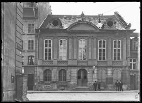 Fassade des Rathauses zum Äusseren Stand in Bern von 1905