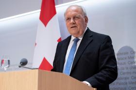 Johann Schneider-Ammann kündet vor den Medien seinen Rücktritt an