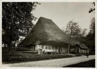 Granja del cantón de Argovia con techo de paja, 1930.