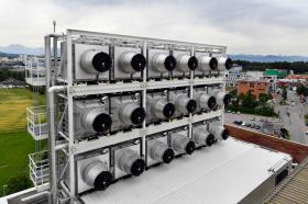 impianto di climeworks per aspirare il co2 dall aria