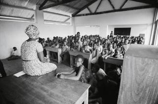 Escuela en campo de refugiados en Uganda, 1968