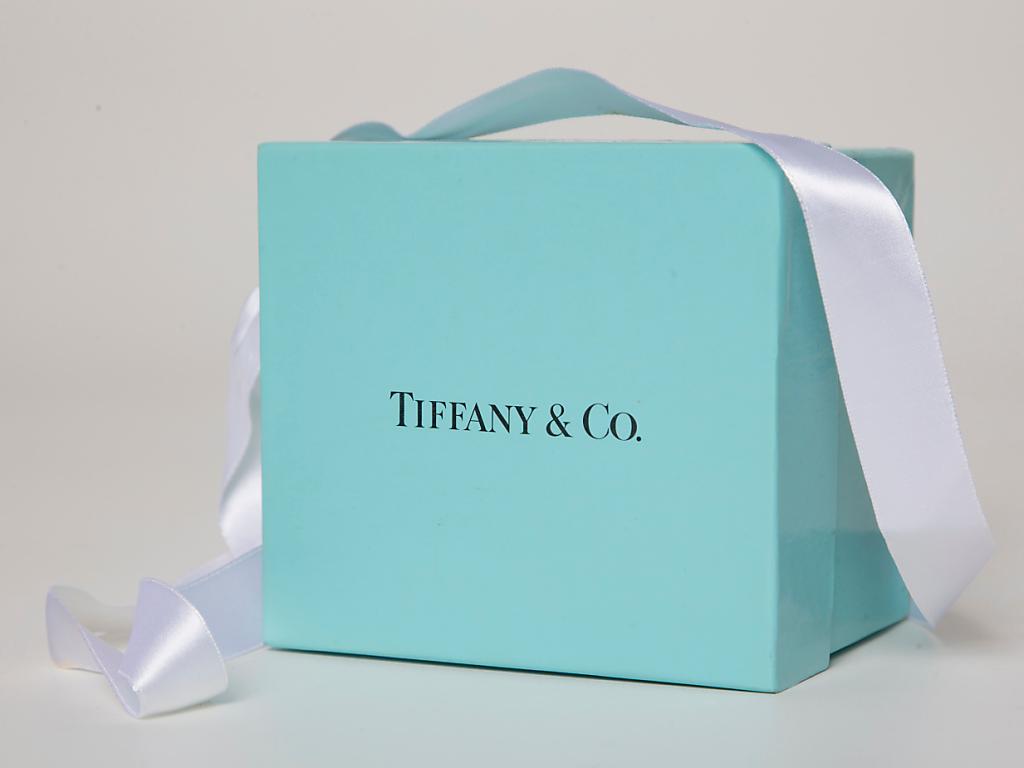 Kaufzurückhaltung chinesischer Touristen setzt Tiffany zu 