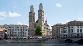 A catedral Grossmunster na cidade de Zurique