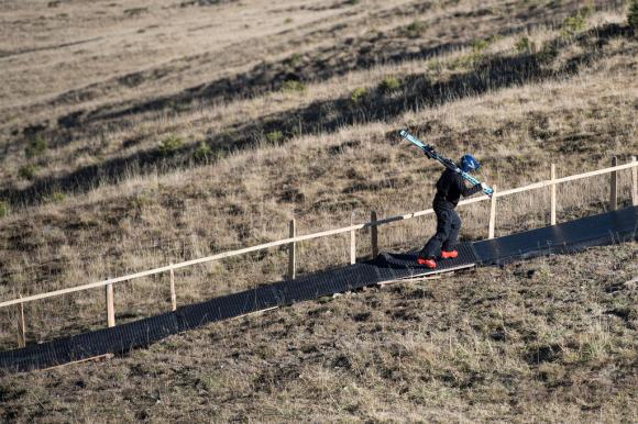 Snowless piste
