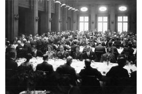 国際連盟・国際記者協会の総会。年に一度、ジュネーブ駐在の様々な国のジャーナリストが集まって総会を開き、食事を共にした