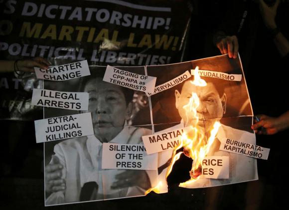 Manifestazione di protesta contro il presidente filippino Duterte