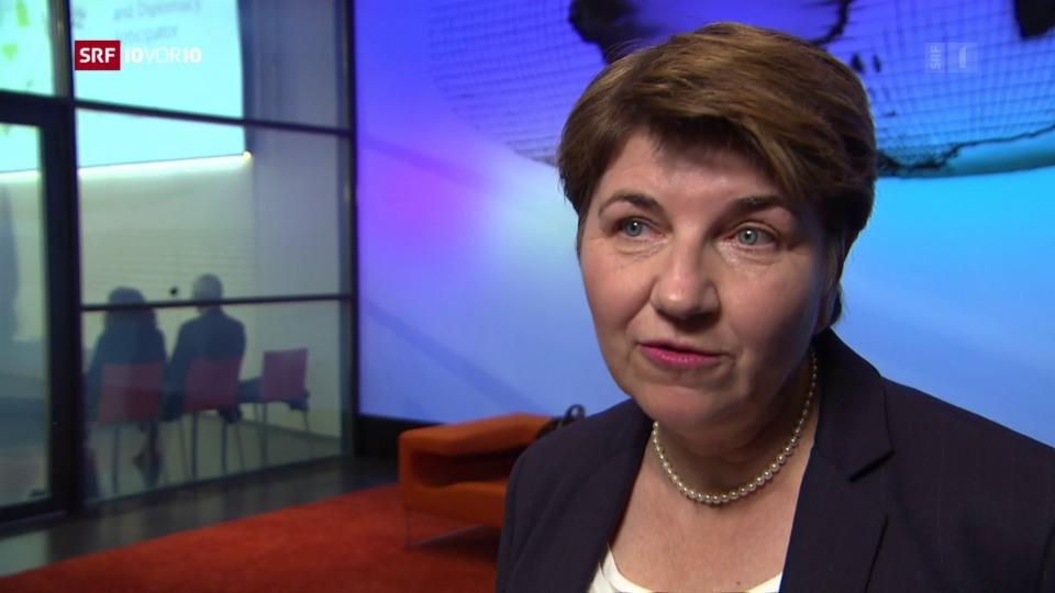 швейцарский политик. министр обороны швейцарии. министр обороны чехии карла шлехтова. клаудия таннер министр обороны австрии. министр обороны швейцарии.