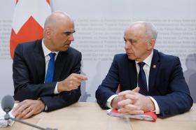 Los ministros suizos del Interior, Alain Berset, y de Hacienda, Ueli Maurer