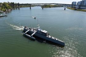 Le Sea Hunter de la Marine américaine, un bateau autonome de 40 mètres