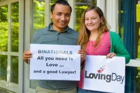 跨國婚姻協會會員-瑞士人Selina(右)和尼泊爾人Bikash-在國際愛情日推廣協會活動。
