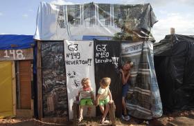 crianças num acampamento do MST