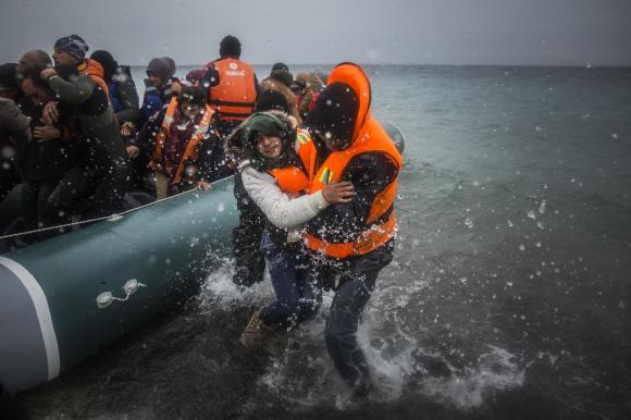 Refugiados cruzando o Mediterrâneo
