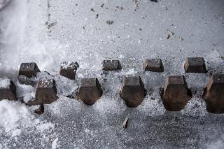 氷に埋もれたアプト式の歯車
