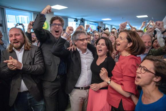 Deutsche Grüne feiern ihren Sieg bei der EU-Parlamentswahl 2019
