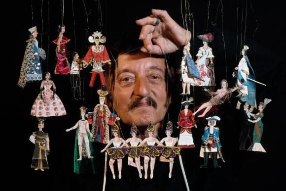 Vogelsang with his tiny puppets