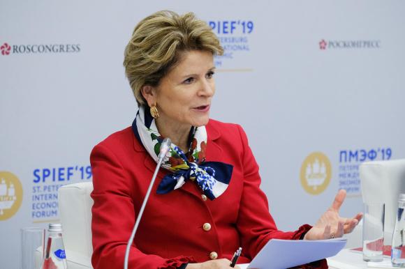 Мари-Габриэль Инайхен-Фляйш (Marie-Gabrielle Ineichen-Fleisch) на Санкт-Петербургском экономическом Форуме, 7 июня 2019 года. 