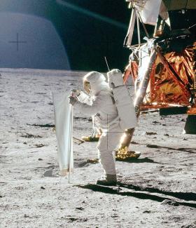 アポロ11号月面着陸 ベルン大学が作った「月のおもちゃ」 - SWI