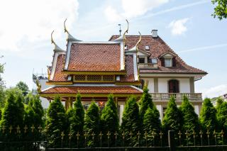 Thai embassy and temple