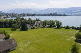 Aufnahme vom Grundstück, das Roger Federer am Zürichsee gekauft hat.