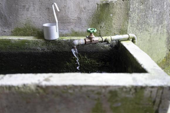 Water tap