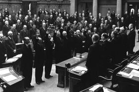 Ministros del gobierno suizo juran su cargo en 1943