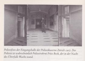 Foto policial de la entrada del cuartel de policía de Zúrich en 1907