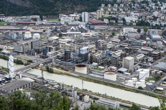 View of the Lonza industrial plant in Visp, canton Valais, in 2015.