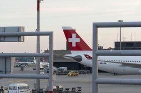Avión de Swiss en el aeropuerto de Zúrich