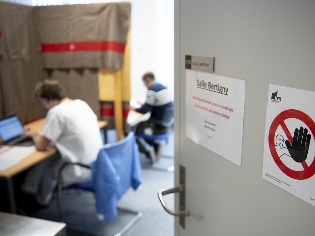 La hotline de l'HFR reçoit jusqu'à plus de 300 appels journaliers SWI swissinfo.ch