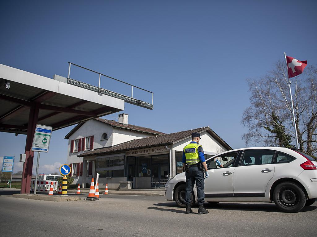 Les entrées en Suisse seront assouplies dès le 11 mai SWI swissinfo.ch