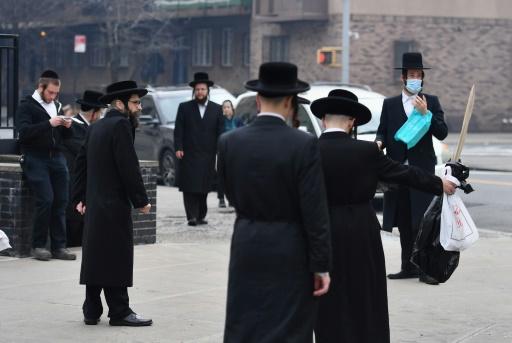 Críticas al alcalde de NYC por denunciar masivo funeral de judíos ortodoxos  - SWI 