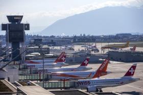 Aviones de Swiss e EasyJet en el aeropuerto de Ginebra