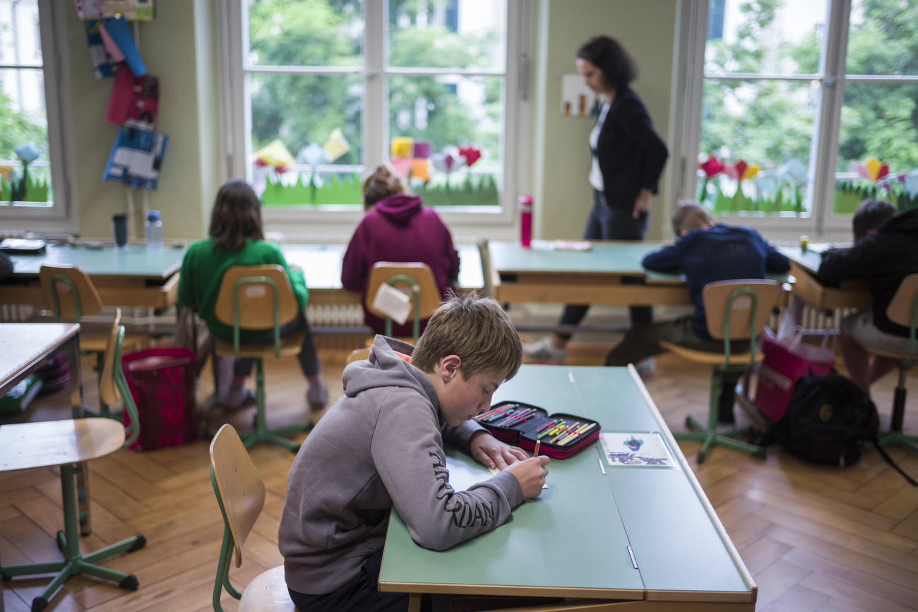 Most Swiss primary schools to resume full lessons SWI swissinfo.ch