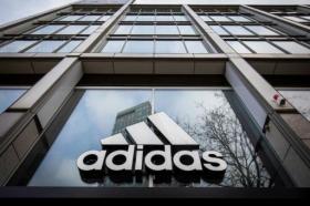 Adidas se enfrenta acusaciones de racismo de trabajadores en Estados Unidos - SWI swissinfo.ch