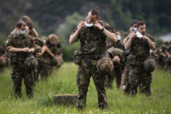 步兵第65营作为瑞士最后一支武装部队于6月16日结束在新冠疫情期间的特殊援助服务。