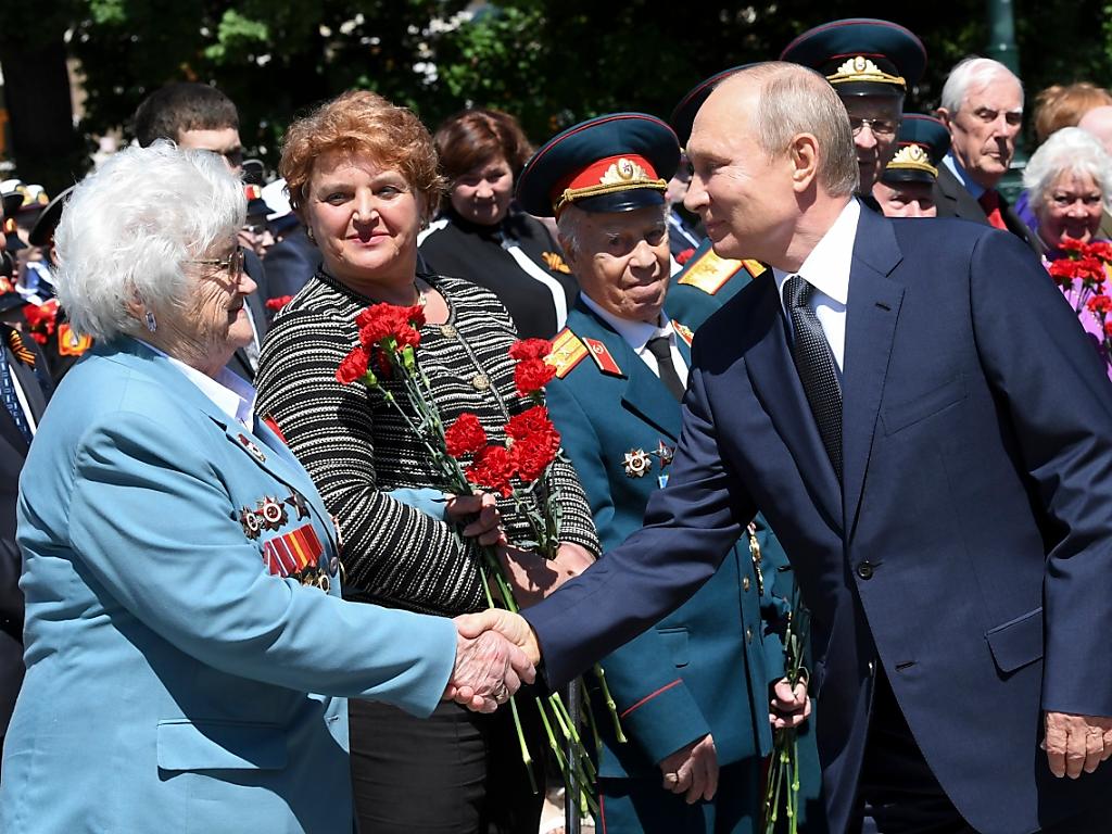 Putin Besucht Kirche Des Sieges Gedenken An Krieg Ist Heilig SWI 