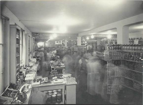 The food hall at Globus in Zurich in about 1912.