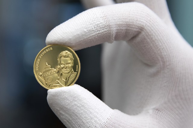 スイス、フェデラーの記念金貨を発行 - SWI swissinfo.ch