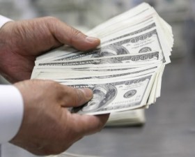 des dollars